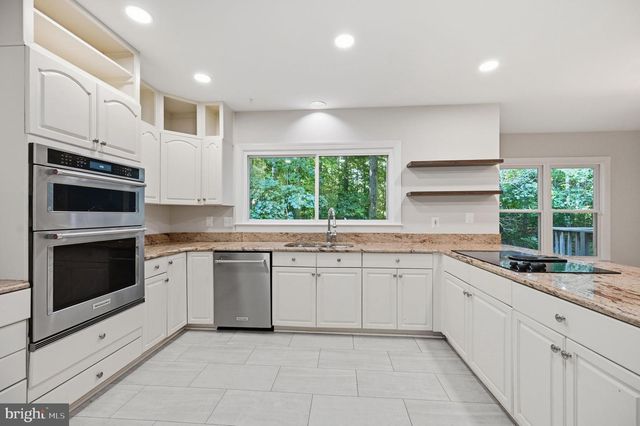 2 ENGLISH HILLS DR, Fredericksburg, VA 22406