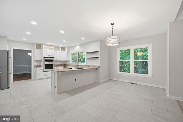 2 ENGLISH HILLS DR, Fredericksburg, VA 22406