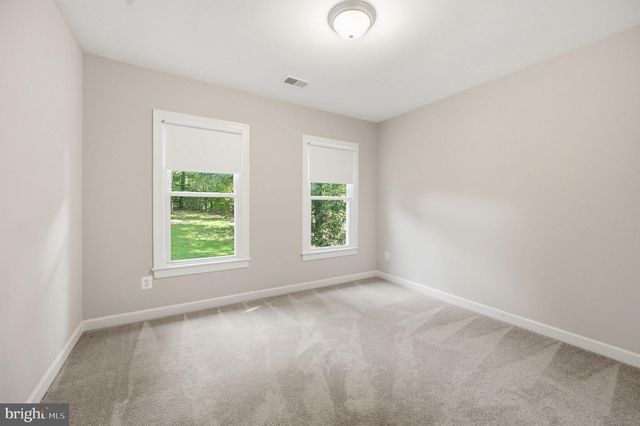 2 ENGLISH HILLS DR, Fredericksburg, VA 22406
