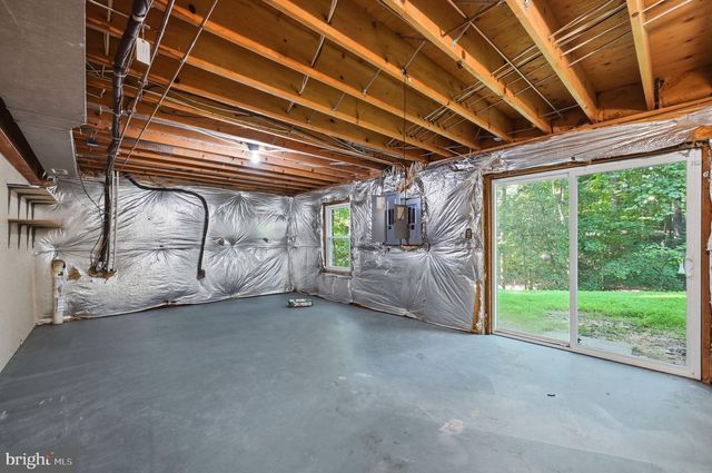2 ENGLISH HILLS DR, Fredericksburg, VA 22406