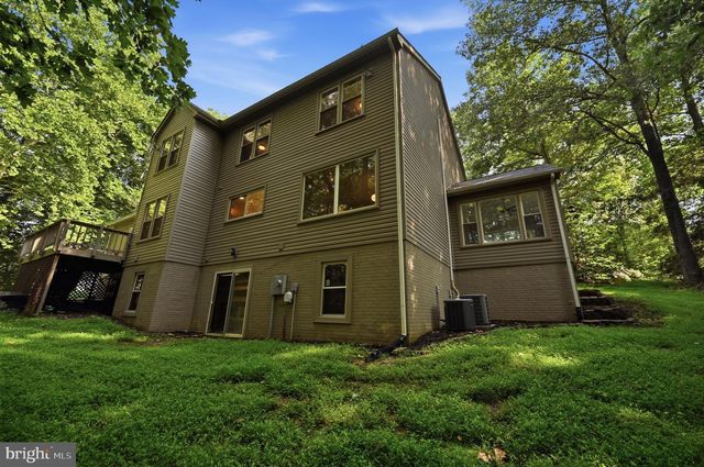 2 ENGLISH HILLS DR, Fredericksburg, VA 22406