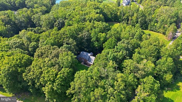 2 ENGLISH HILLS DR, Fredericksburg, VA 22406