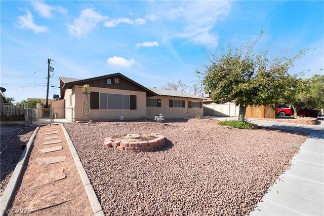 3809 Millwood Avenue, Las Vegas, NV 89121