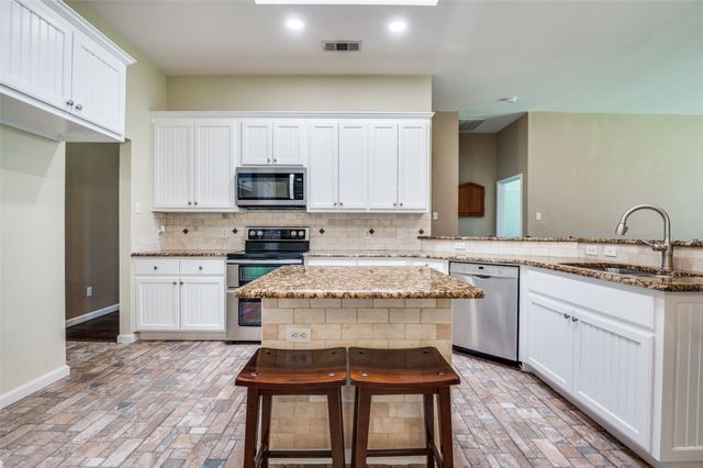 6051 W Fall Drive, Midlothian, TX 76065