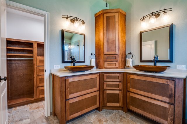 6051 W Fall Drive, Midlothian, TX 76065