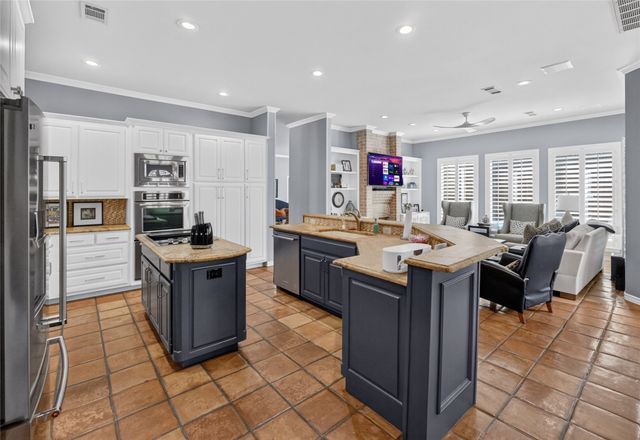 2606 Torrey Pines Drive, Fort Worth, TX 76109