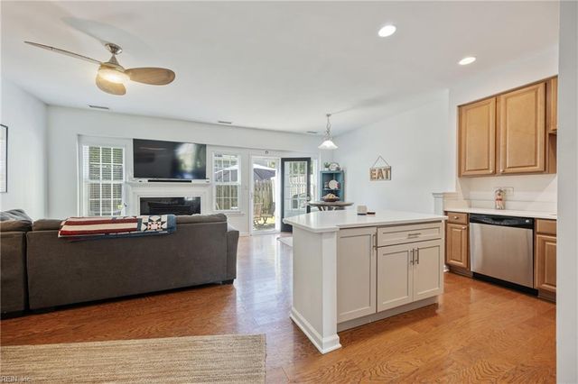 102 Alanna CT, Yorktown, VA 23690