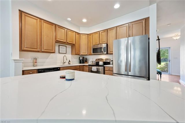 102 Alanna CT, Yorktown, VA 23690