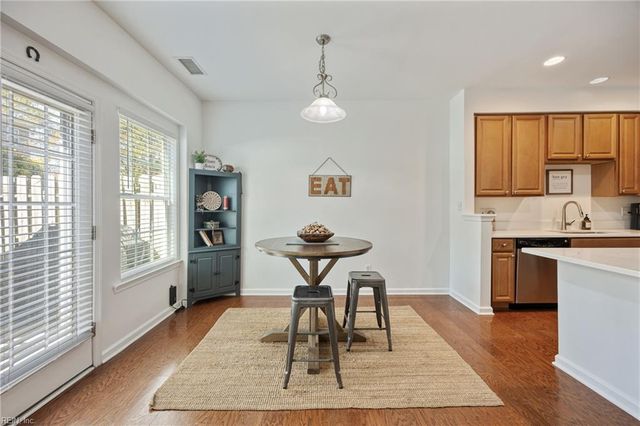 102 Alanna CT, Yorktown, VA 23690