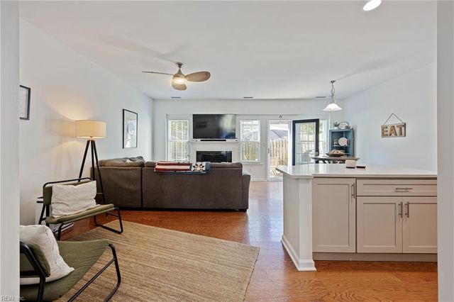 102 Alanna CT, Yorktown, VA 23690