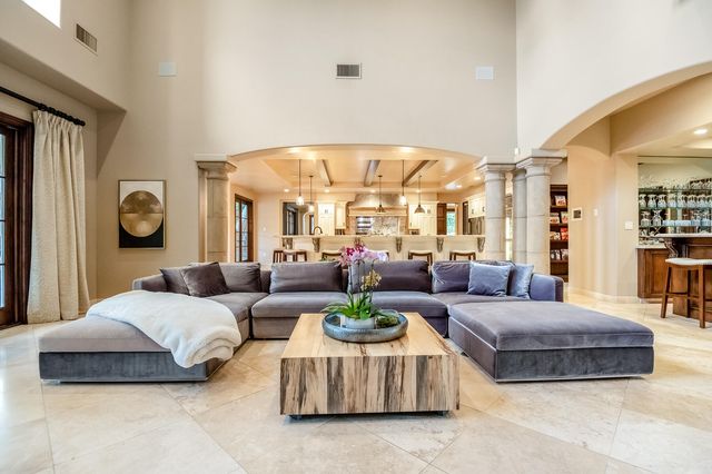 1742 N Pratos Street, Visalia, CA 93291