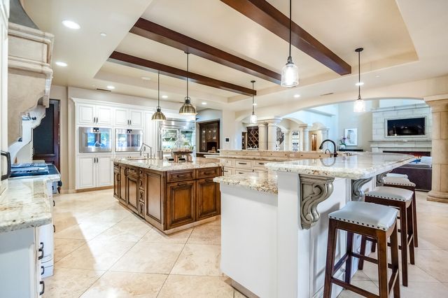 1742 N Pratos Street, Visalia, CA 93291