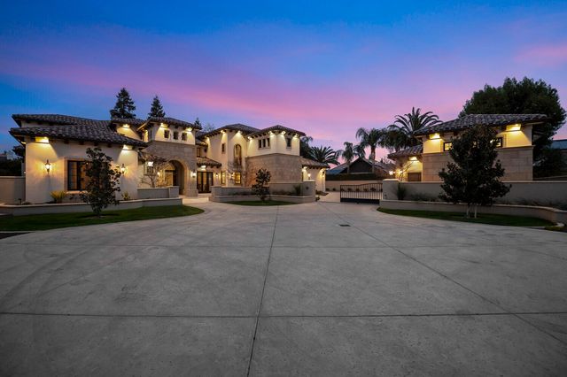 1742 N Pratos Street, Visalia, CA 93291