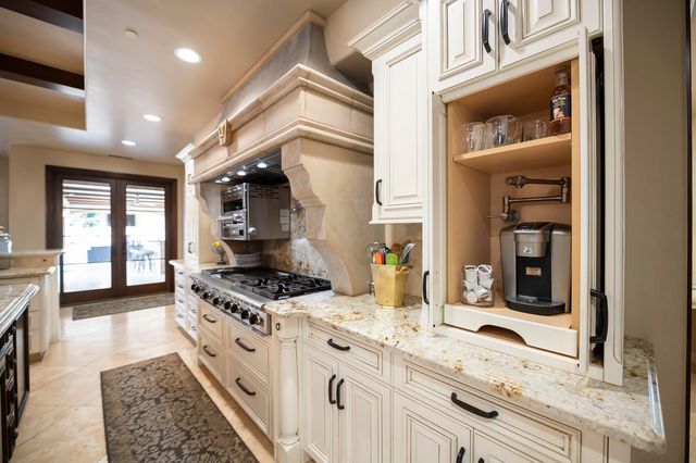 1742 N Pratos Street, Visalia, CA 93291