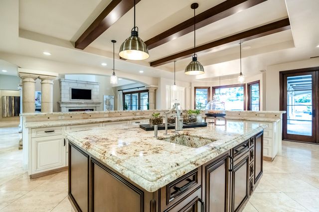 1742 N Pratos Street, Visalia, CA 93291