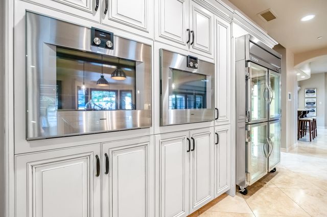 1742 N Pratos Street, Visalia, CA 93291