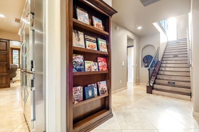 1742 N Pratos Street, Visalia, CA 93291