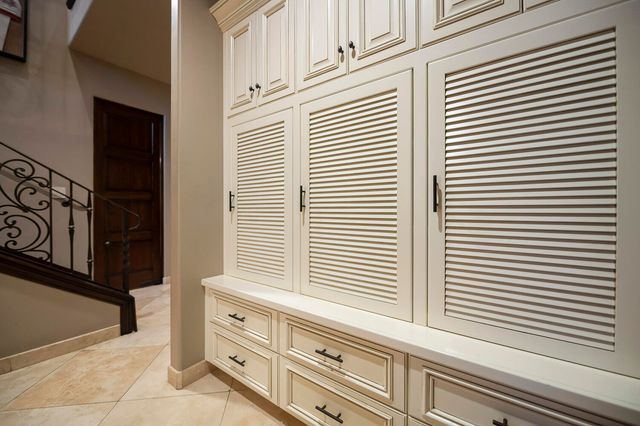 1742 N Pratos Street, Visalia, CA 93291