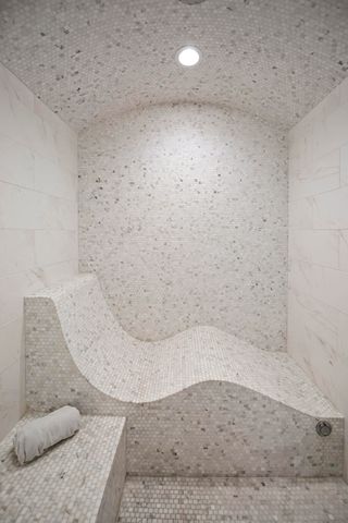 1742 N Pratos Street, Visalia, CA 93291