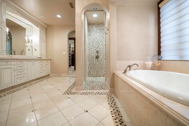 1742 N Pratos Street, Visalia, CA 93291