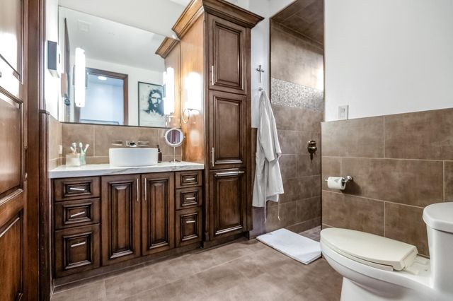 1742 N Pratos Street, Visalia, CA 93291