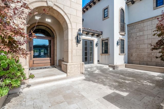 1742 N Pratos Street, Visalia, CA 93291