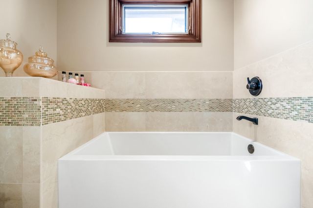 1742 N Pratos Street, Visalia, CA 93291