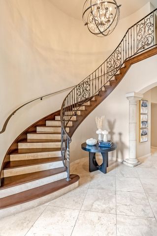 1742 N Pratos Street, Visalia, CA 93291