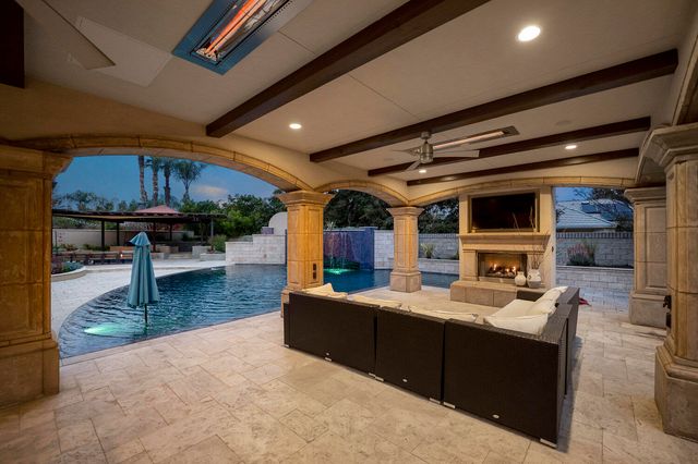 1742 N Pratos Street, Visalia, CA 93291