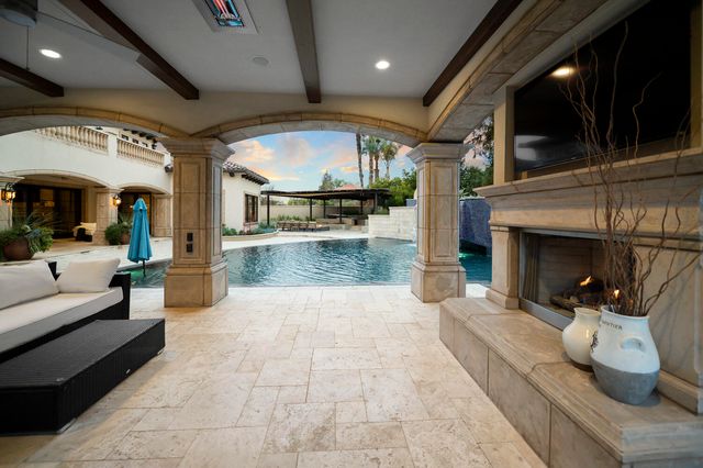 1742 N Pratos Street, Visalia, CA 93291