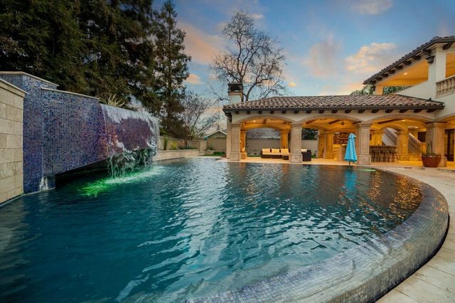 1742 N Pratos Street, Visalia, CA 93291