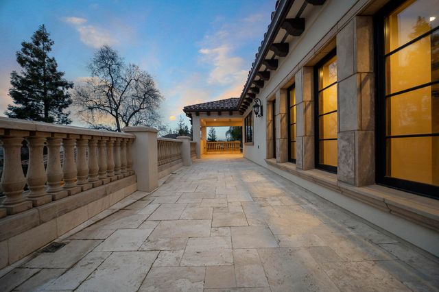 1742 N Pratos Street, Visalia, CA 93291