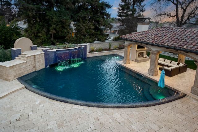 1742 N Pratos Street, Visalia, CA 93291