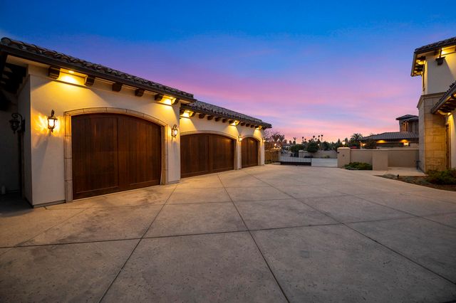 1742 N Pratos Street, Visalia, CA 93291