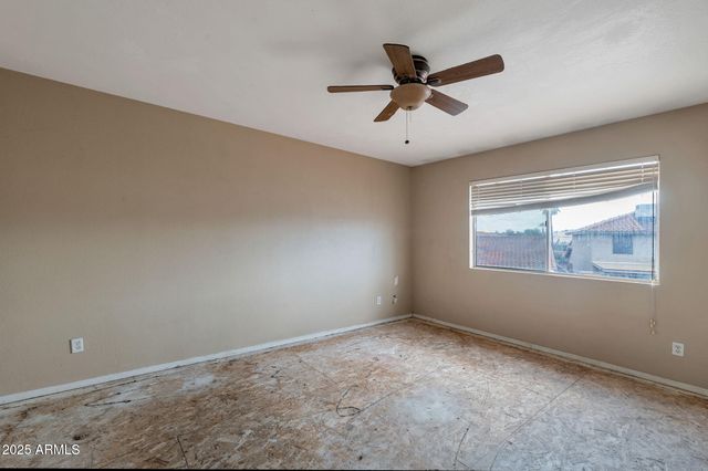 4216 E AMBERWOOD Drive, Phoenix, AZ 85048