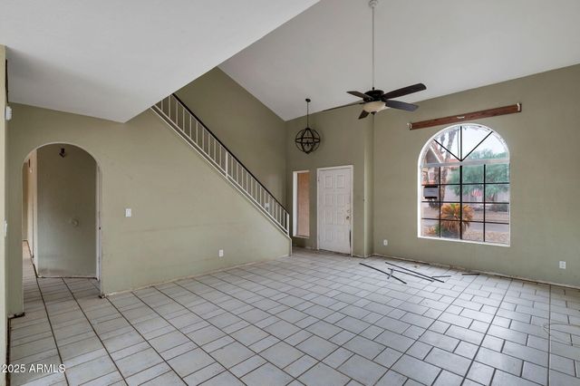 4216 E AMBERWOOD Drive, Phoenix, AZ 85048