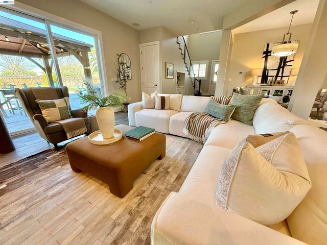 2133 Pleasant View Lane, Livermore, CA 94550