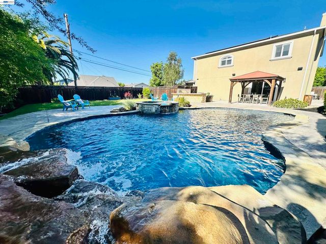 2133 Pleasant View Lane, Livermore, CA 94550