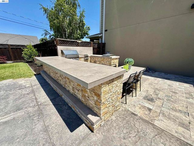 2133 Pleasant View Lane, Livermore, CA 94550