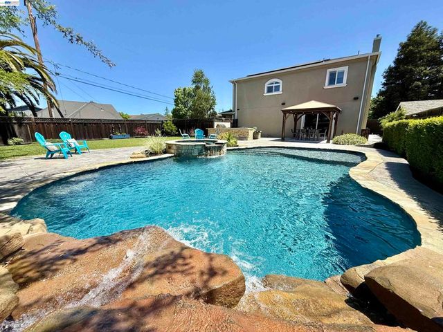 2133 Pleasant View Lane, Livermore, CA 94550