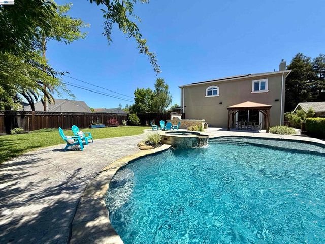2133 Pleasant View Lane, Livermore, CA 94550