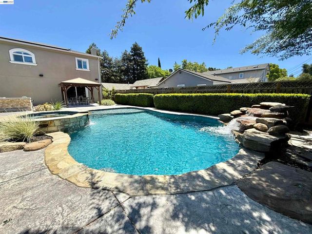 2133 Pleasant View Lane, Livermore, CA 94550