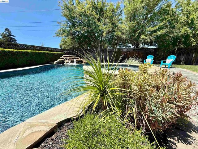 2133 Pleasant View Lane, Livermore, CA 94550
