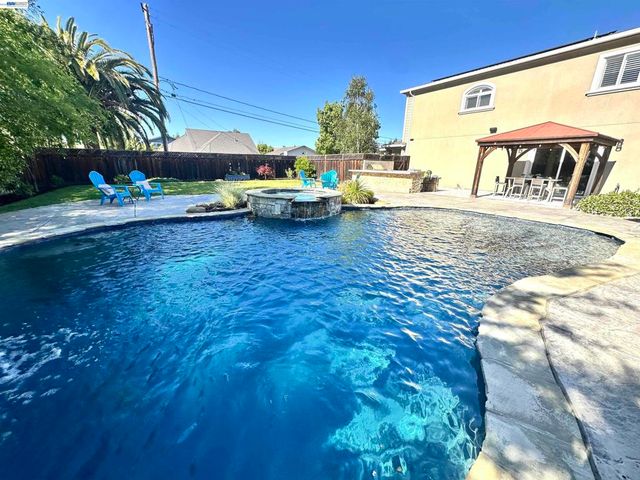 2133 Pleasant View Lane, Livermore, CA 94550