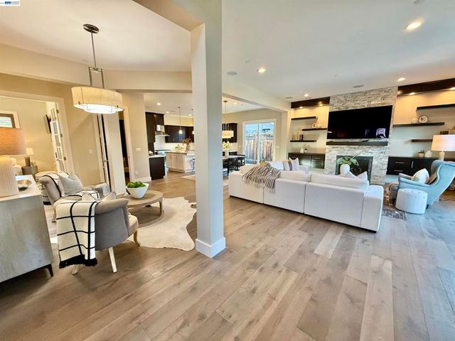 2133 Pleasant View Lane, Livermore, CA 94550