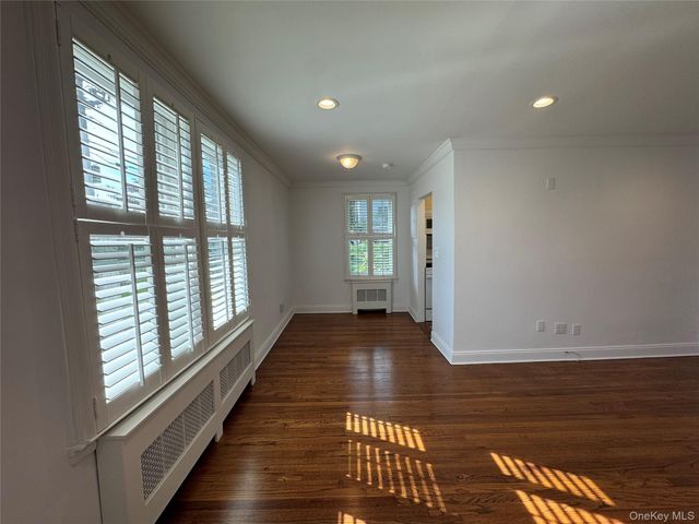 70A Sea Cliff Avenue 70A, Glen Cove, NY 11579