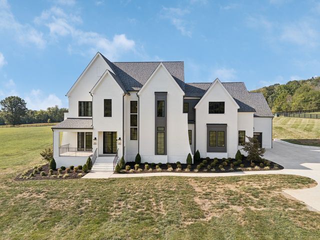 2245 Skinner Rd, Arrington, TN 37014