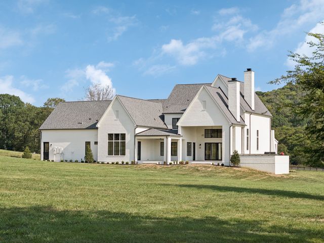 2245 Skinner Rd, Arrington, TN 37014