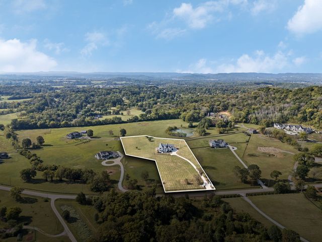 2245 Skinner Rd, Arrington, TN 37014