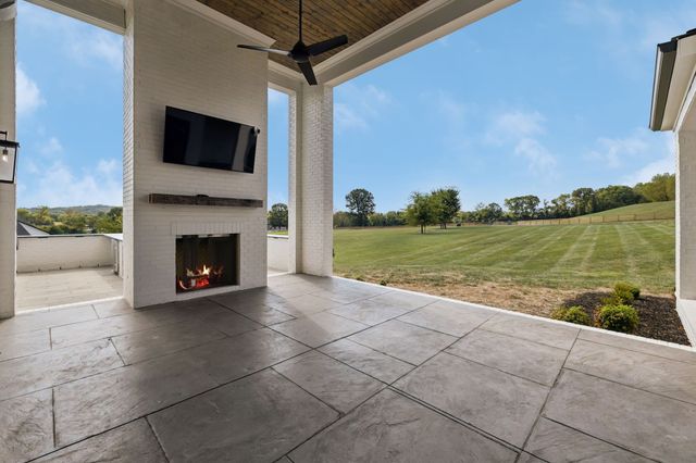 2245 Skinner Rd, Arrington, TN 37014